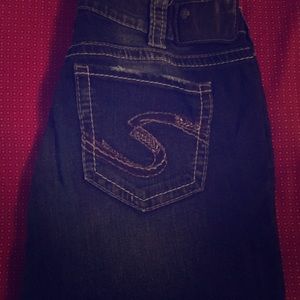 💕Silver Suki Super Stretch Dark Jeans💕